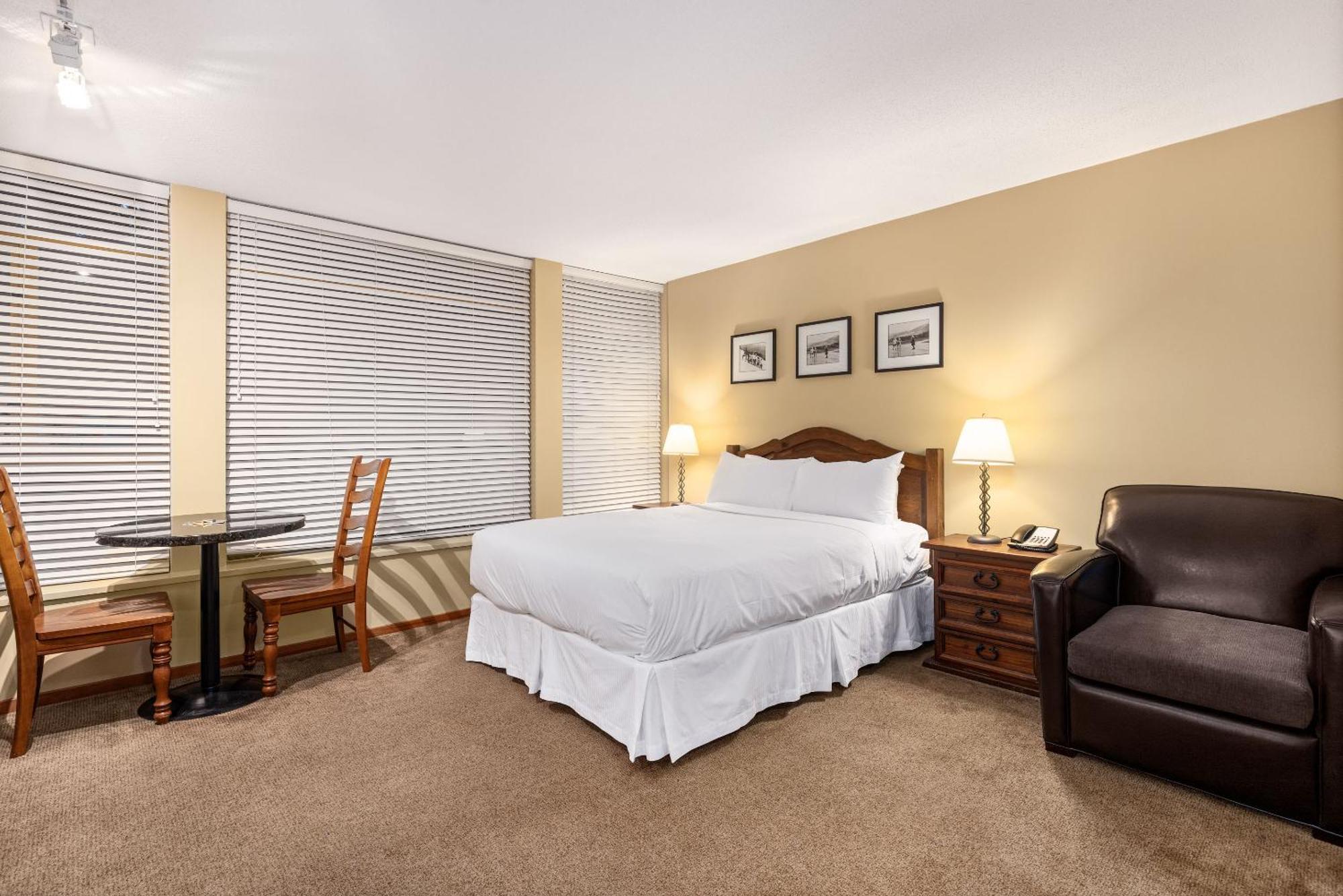 Spring Summer Special Cascade Lodge Suite Wifi 2 Hot Tubs Pool Gym Sauna Ski & Bike Storage Room Whistler Exterior photo