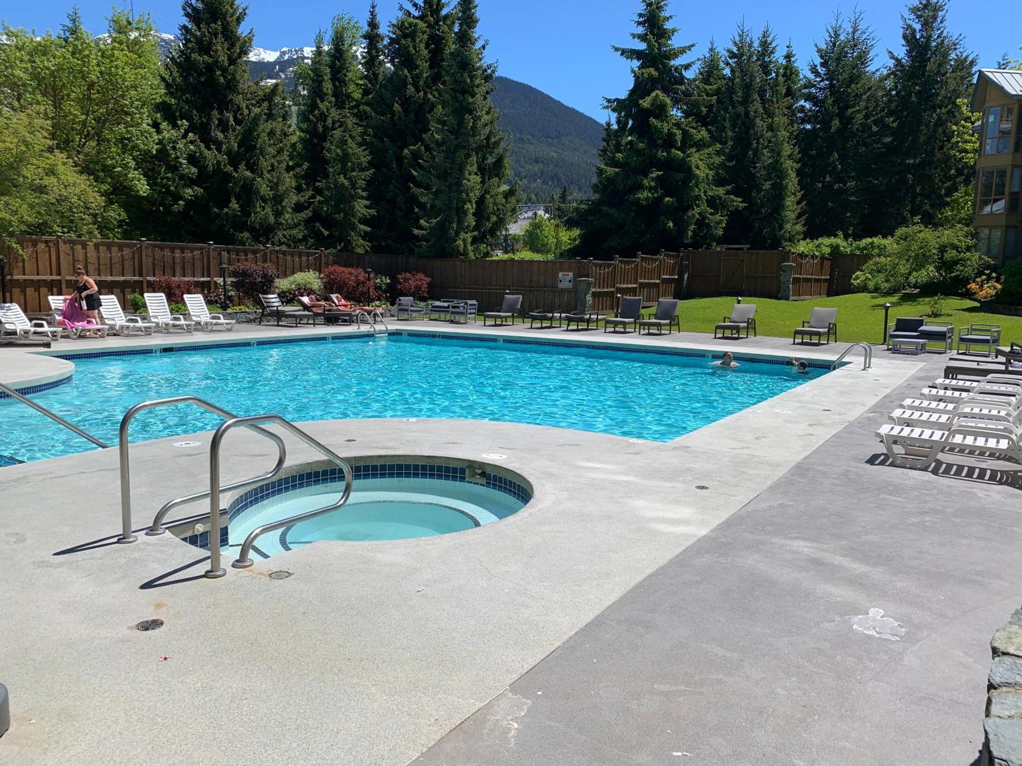Spring Summer Special Cascade Lodge Suite Wifi 2 Hot Tubs Pool Gym Sauna Ski & Bike Storage Room Whistler Exterior photo